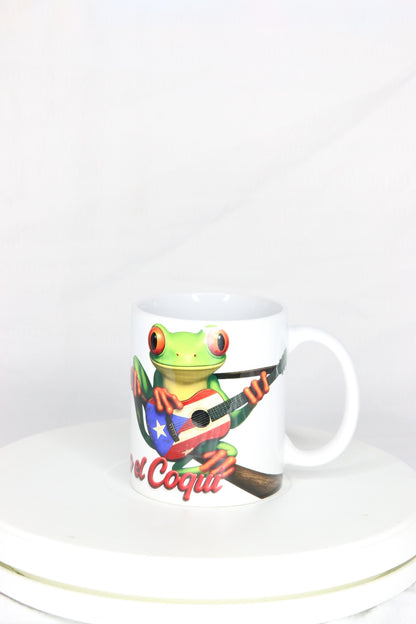 Taza de cerámica "Yo Soy Boricua" con Coquí tocando la guitarra (325 ml)