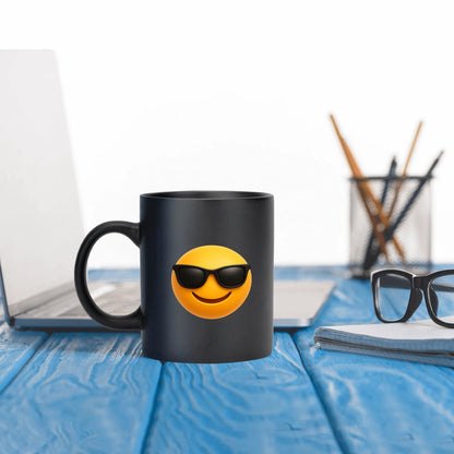 Taza de café negra “Buenos Días – Levántate Que Hay Dinero Que Hacer”