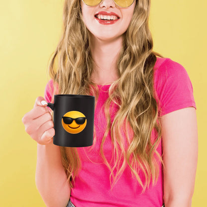 Taza de café negra “Buenos Días – Levántate Que Hay Dinero Que Hacer”